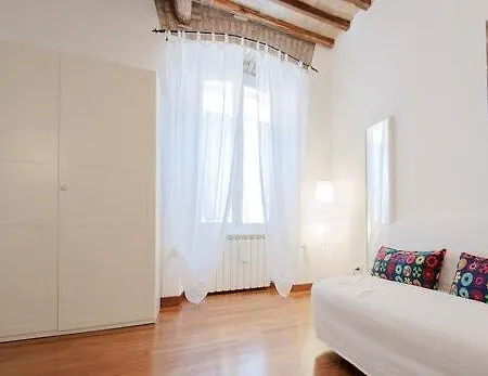 Interno 2 - Woody Διαμέρισμα *