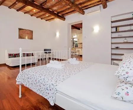 Interno 2 - Woody